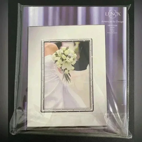 New Lenox Devotion 8x10 Picture Frame Silver Plated Crystal Hang Table Top NIB - Picture 15 of 15